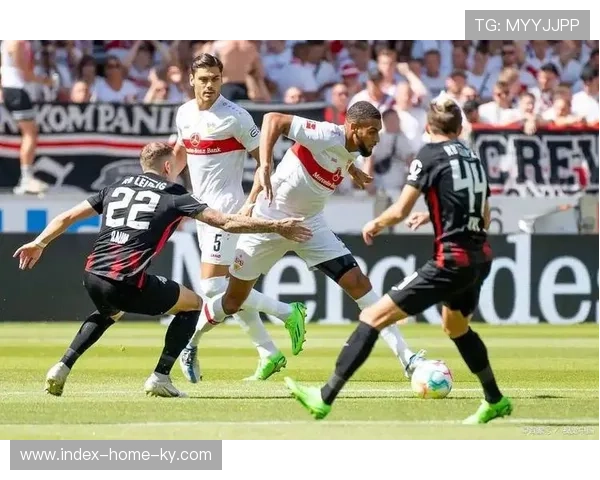 斯图加特轮换阵容0-1小负,仍以总比分4-2轻松晋级